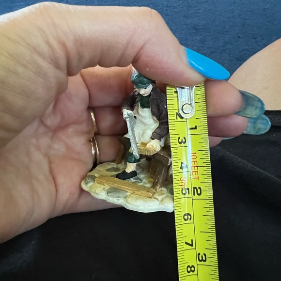 Christmas Village  Accessory Man Sawing Carpenter 2” loose no box - Picture 8 of 8